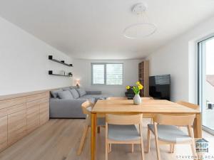 Prodej bytu 4+kk, Nebovidy, 101 m2