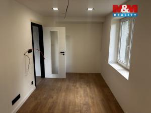 Prodej bytu 3+kk, Dvory, 95 m2