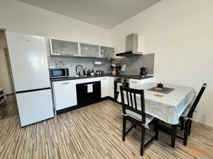 Pronájem bytu 1+kk, Holubice, Platanová, 48 m2
