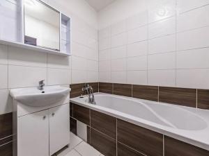 Prodej bytu 4+1, Podbořany, Kpt. Nálepky, 89 m2