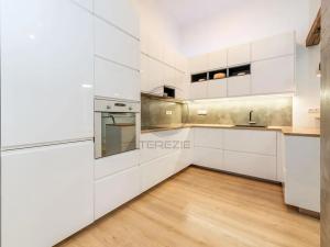 Pronájem bytu 2+kk, Praha - Vinohrady, Vinohradská, 69 m2