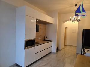 Pronájem bytu 2+kk, Praha - Vysočany, Spojovací, 50 m2