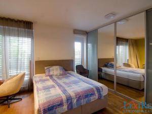 Prodej rodinného domu, Tursko, Jezdecká, 164 m2