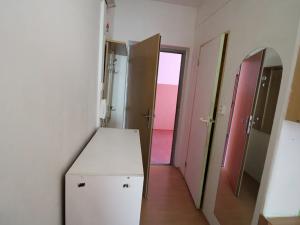 Pronájem bytu 1+1, Karlovy Vary, U Koupaliště, 26 m2