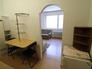 Pronájem bytu 1+1, Karlovy Vary, U Koupaliště, 26 m2