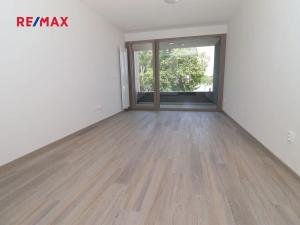 Pronájem bytu 2+kk, Pardubice, Štrossova, 53 m2
