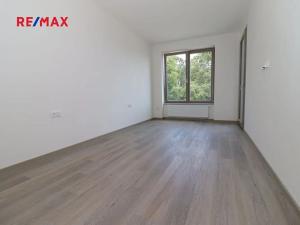 Pronájem bytu 2+kk, Pardubice, Štrossova, 53 m2