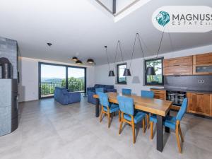 Prodej rodinného domu, Dolní Lomná, 259 m2