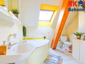 Prodej vícegeneračního domu, Chrášťany, 218 m2