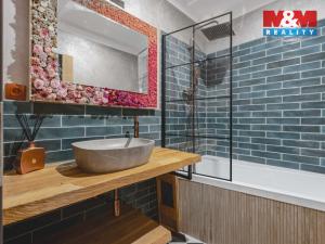 Prodej bytu 2+kk, Klatovy - Klatovy III, Husovo náměstí, 78 m2