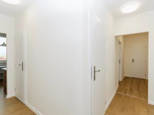 Pronájem bytu 3+1, Praha - Hlubočepy, Voskovcova, 78 m2