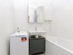 Pronájem bytu 3+1, Praha - Hlubočepy, Voskovcova, 78 m2
