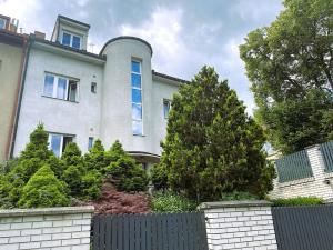 Prodej rodinného domu, Praha - Břevnov, Hošťálkova, 300 m2