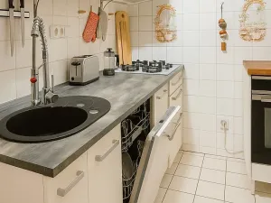 Pronájem bytu 3+1, Praha - Prosek, Nad šestikopy, 65 m2