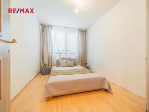 Prodej bytu 3+1, Praha - Kobylisy, Kubíkova, 62 m2