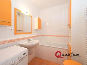 Pronájem bytu 3+kk, Praha - Libeň, Kovanecká, 77 m2