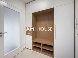 Pronájem bytu 3+kk, Praha - Karlín, Pernerova, 90 m2