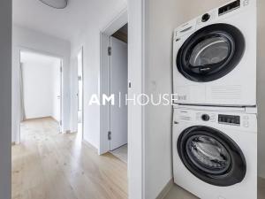 Pronájem bytu 3+kk, Praha - Karlín, Pernerova, 90 m2