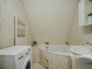 Prodej rodinného domu, Hrádek, 200 m2