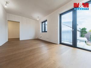 Prodej bytu 4+kk, Praha - Holyně, náměstí Pod lípou, 121 m2