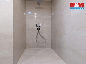 Prodej bytu 4+kk, Praha - Holyně, náměstí Pod lípou, 121 m2