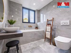 Prodej bytu 4+kk, Praha - Holyně, náměstí Pod lípou, 121 m2