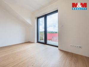 Prodej bytu 4+kk, Praha - Holyně, náměstí Pod lípou, 121 m2