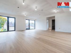 Prodej bytu 4+kk, Praha - Holyně, náměstí Pod lípou, 121 m2
