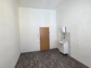 Pronájem kanceláře, Hradec Králové, Československé armády, 15 m2