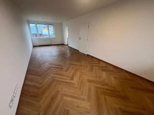Pronájem bytu 2+kk, Praha - Radotín, Vrážská, 63 m2