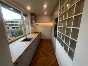 Pronájem bytu 2+kk, Praha - Radotín, Vrážská, 63 m2