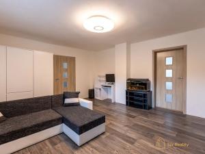 Prodej vícegeneračního domu, Račice, 291 m2