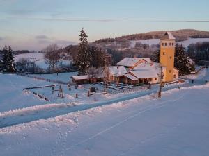 Pronájem restaurace, Šimonovice, Na Rašovce, 420 m2