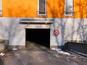 Prodej garážového stání, Praha - Malešice, Ungarova, 14 m2