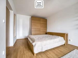Pronájem bytu 2+kk, Praha - Břevnov, Bolívarova, 71 m2