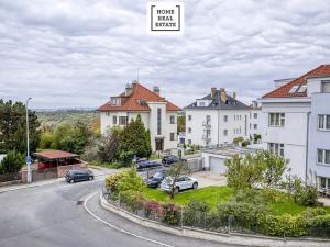 Pronájem bytu 2+kk, Praha - Břevnov, Bolívarova, 71 m2