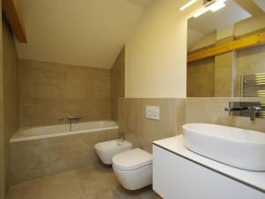 Pronájem bytu 3+kk, Praha - Nové Město, Bolzanova, 199 m2