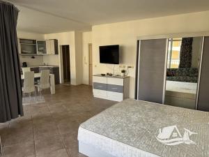 Prodej bytu 1+kk, Aheloy, Bulharsko, 67 m2