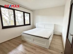 Pronájem rodinného domu, Králův Dvůr, Větrná, 80 m2