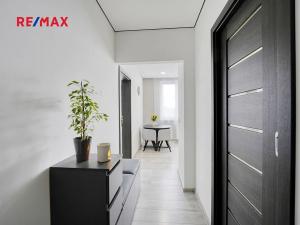 Prodej bytu 1+1, Chodová Planá, 35 m2