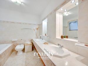 Prodej rodinného domu, Hodonice, U Pošty, 480 m2