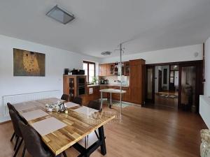 Pronájem rodinného domu, Opolany, 155 m2