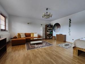 Pronájem rodinného domu, Opolany, 155 m2