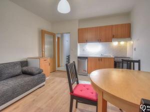 Pronájem bytu 2+kk, Olomouc, Rumunská, 44 m2