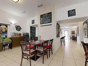 Prodej obchodního prostoru, Chrudim, Resselovo náměstí, 121 m2