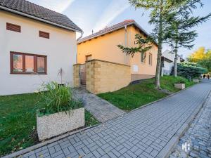 Pronájem bytu 2+kk, Zlonín, Hlavní, 50 m2