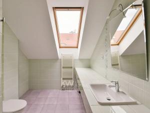 Pronájem bytu 4+kk, Praha - Smíchov, Jindřicha Plachty, 100 m2