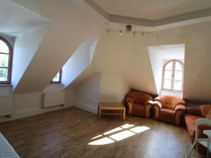 Pronájem bytu 2+1, Karlovy Vary, Pod Jelením skokem, 59 m2