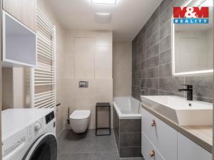 Prodej bytu 1+kk, Praha - Uhříněves, Oty Bubeníčka, 32 m2