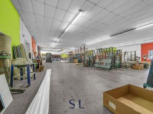 Prodej výrobních prostor, Milovice, Italská, 1819 m2